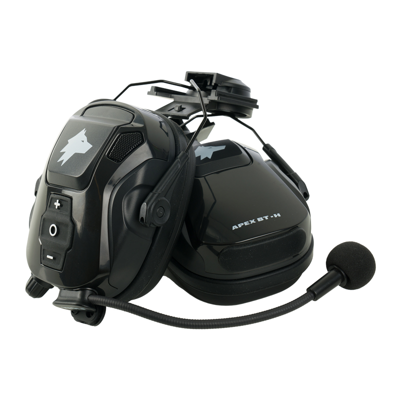 Schwarzer aktiver Gehörschutz Wolf Protection APEX BT-H mit Mikrofon, Bügel und Bedientasten, ideal für Kommunikation und Gehörschutz.