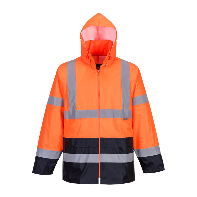 PortWest Warnschutzjacke in Orange und Marineblau mit Kapuze, Reißverschluss und umlaufenden Reflexstreifen, frontal abgebildet