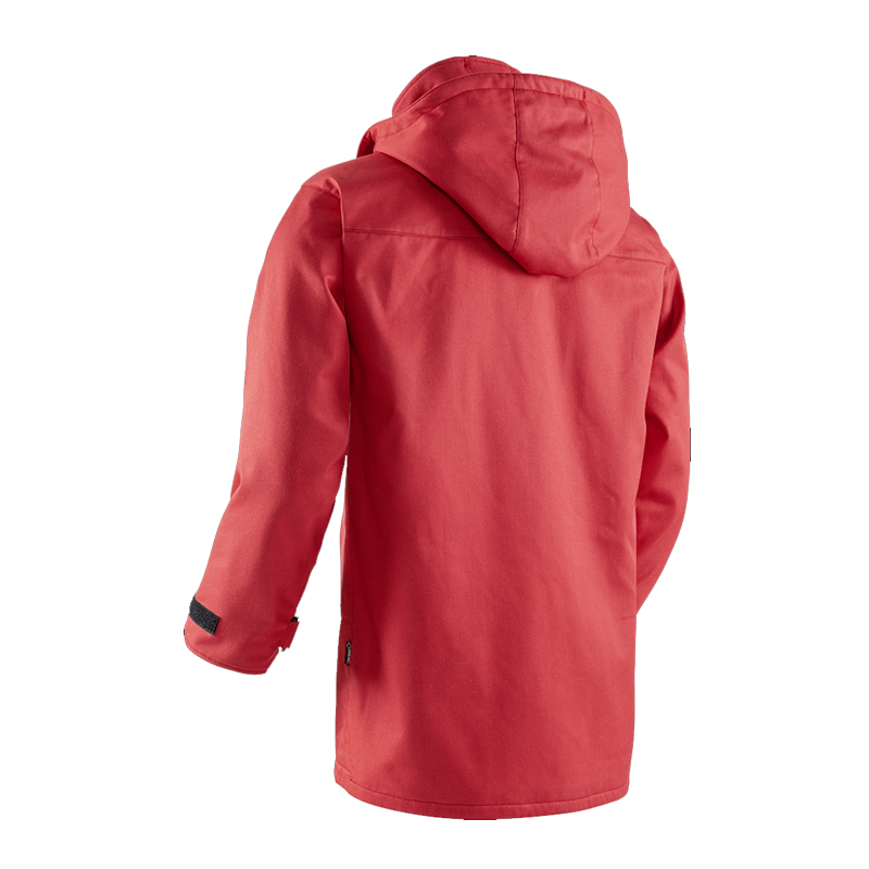 Rückansicht einer roten BSD Jacke mit Kapuze und langen Ärmeln