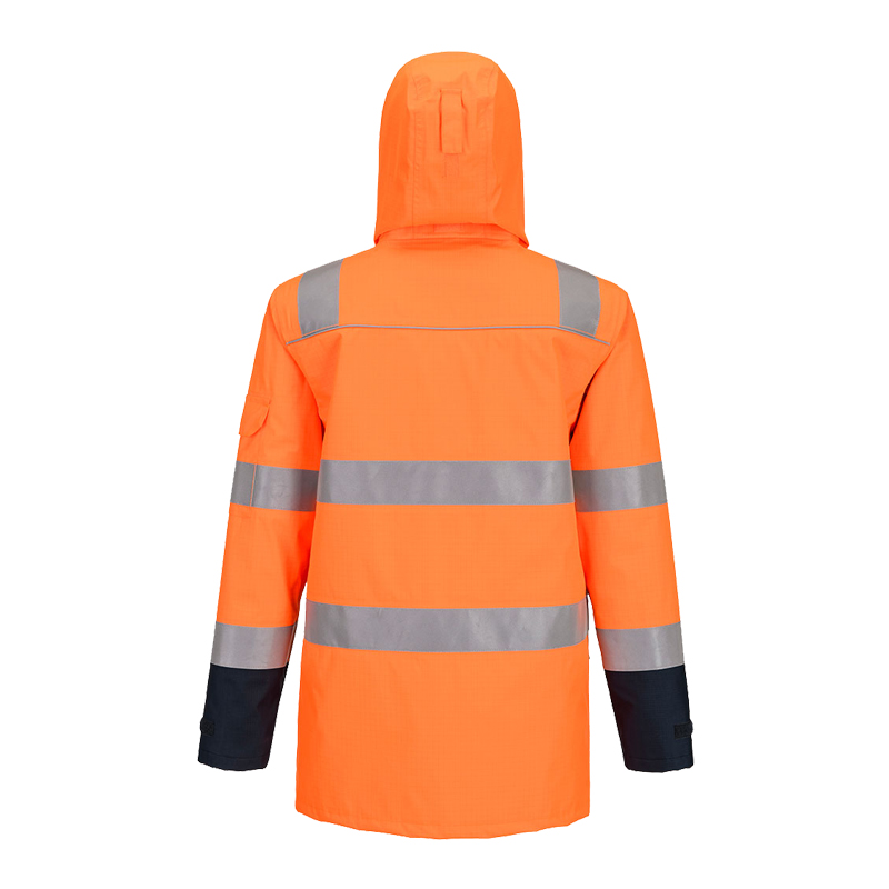 Rückansicht einer orangefarbenen PortWest Warnschutzjacke mit Kapuze, silbernen Reflexstreifen und dunklen Ärmelabschlüssen
