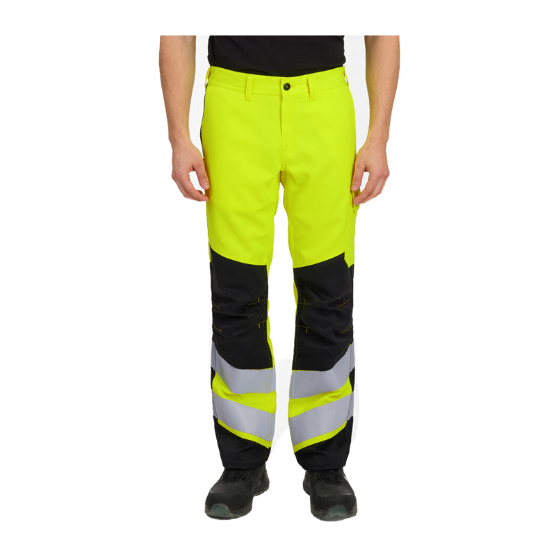 Frontansicht einer Engel Warnschutzhose in Neon-Gelb mit Reflexstreifen, schwarzen Verstärkungen an den Knien und Arbeitsschuhen