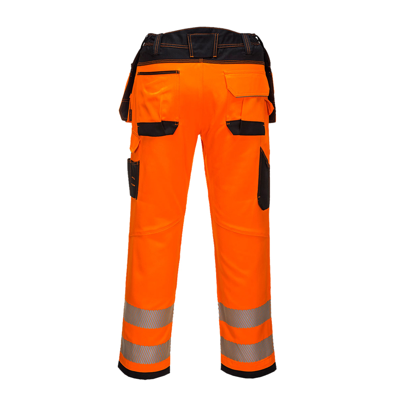 Rückansicht einer PortWest Warnschutzhose in Orange und Schwarz mit Reflexstreifen und praktischen Arbeitstaschen