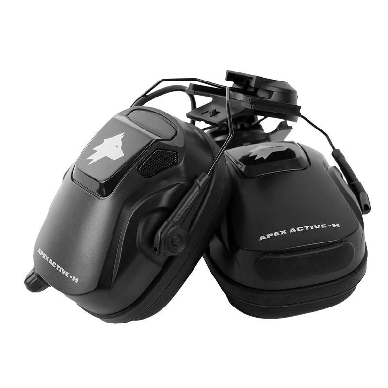 Wolf Protection Apex Active-H elektronischer Kapselgehörschutz in Schwarz mit Helmadapter, Produktansicht vor weißem Hintergrund