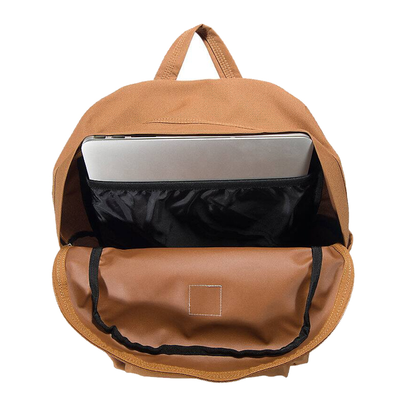 Geöffneter Carhartt Rucksack 21 Liter in Braun mit gepolstertem Laptopfach, robustem Material und wasserabweisender Verarbeitung