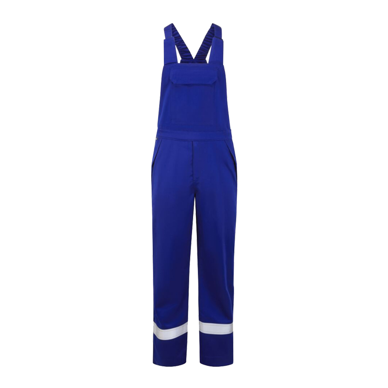 Blaue PortWest Latzhose mit verstellbaren Trägern, Brusttasche und Reflexstreifen an den Beinen, ideal als robuste Arbeitskleidung.