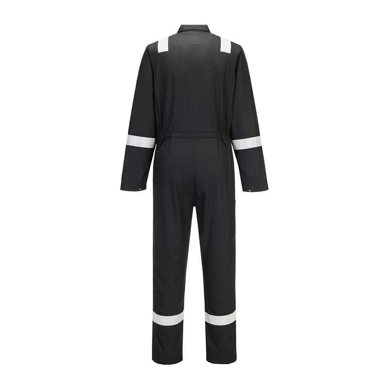 Rückansicht eines schwarzen PortWest Arbeits-Overalls mit reflektierenden Streifen an Schultern, Armen und Beinen