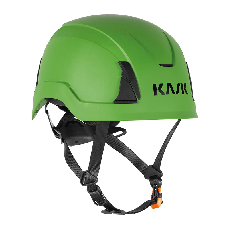 Grüner KASK PRIMERO Industriehelm EN 397 + EN 50365 von Kask mit schwarzem Kinnriemen und seitlicher Ansicht