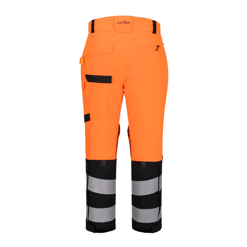 Rückansicht einer PortWest Warnschutzhose in leuchtendem Orange mit schwarzen Kontrasteinsätzen und Reflexstreifen an den Beinen