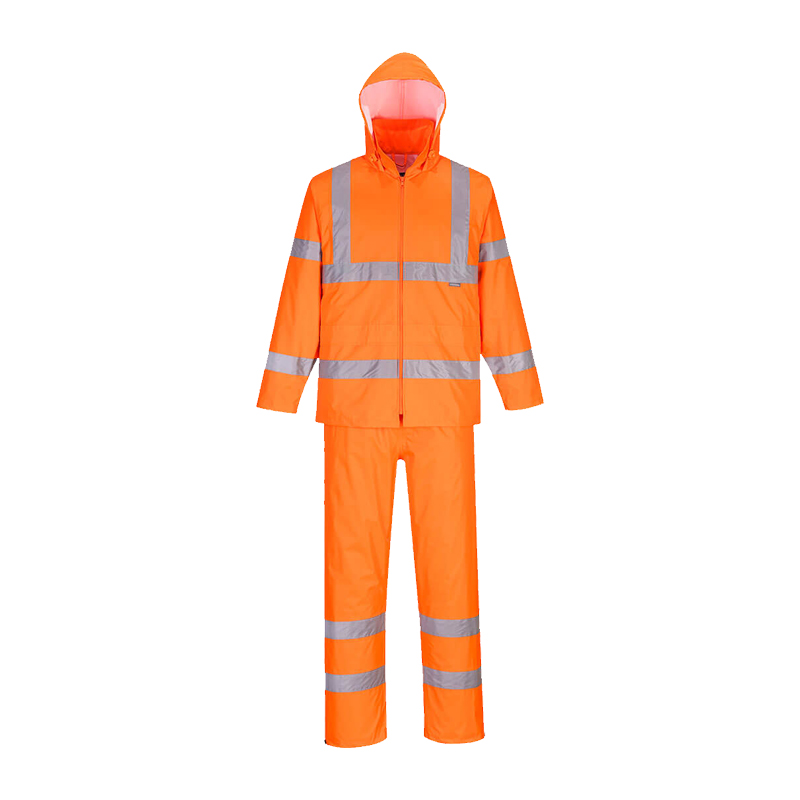 PortWest Warnschutz-Regenanzug in leuchtendem Orange, bestehend aus Regenjacke mit Kapuze und Regenhose mit Reflexstreifen für hohe Sichtbarkeit