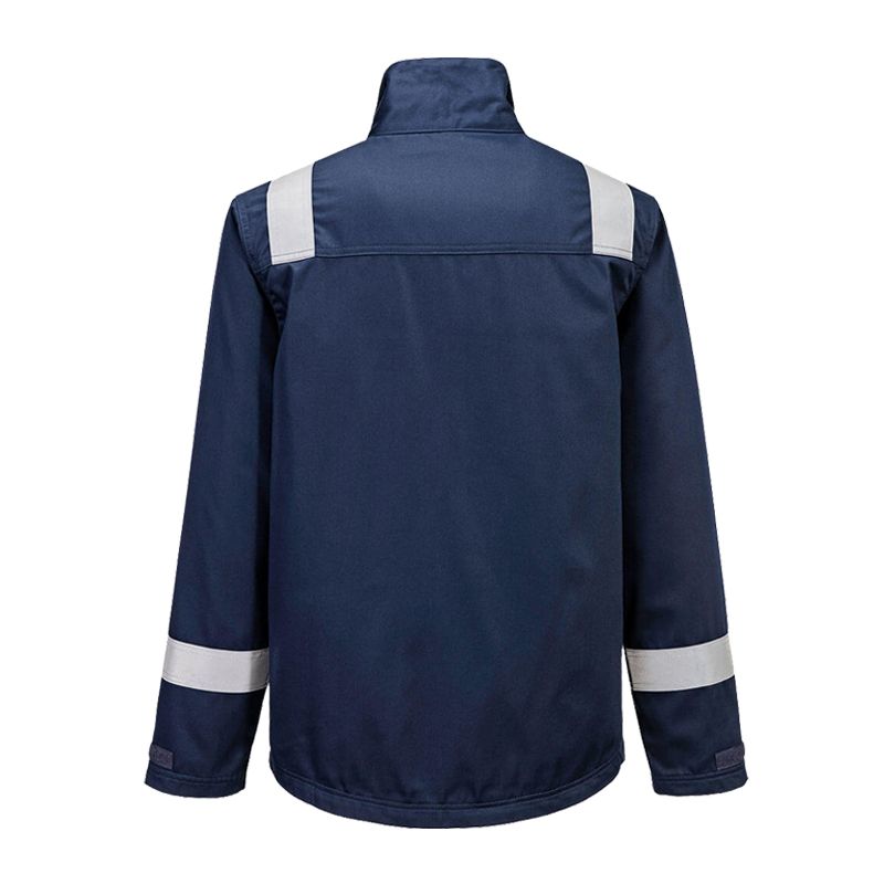Rückenansicht einer PortWest Arbeitsjacke in Navyblau mit silbernen Reflexstreifen an Schultern und Ärmeln