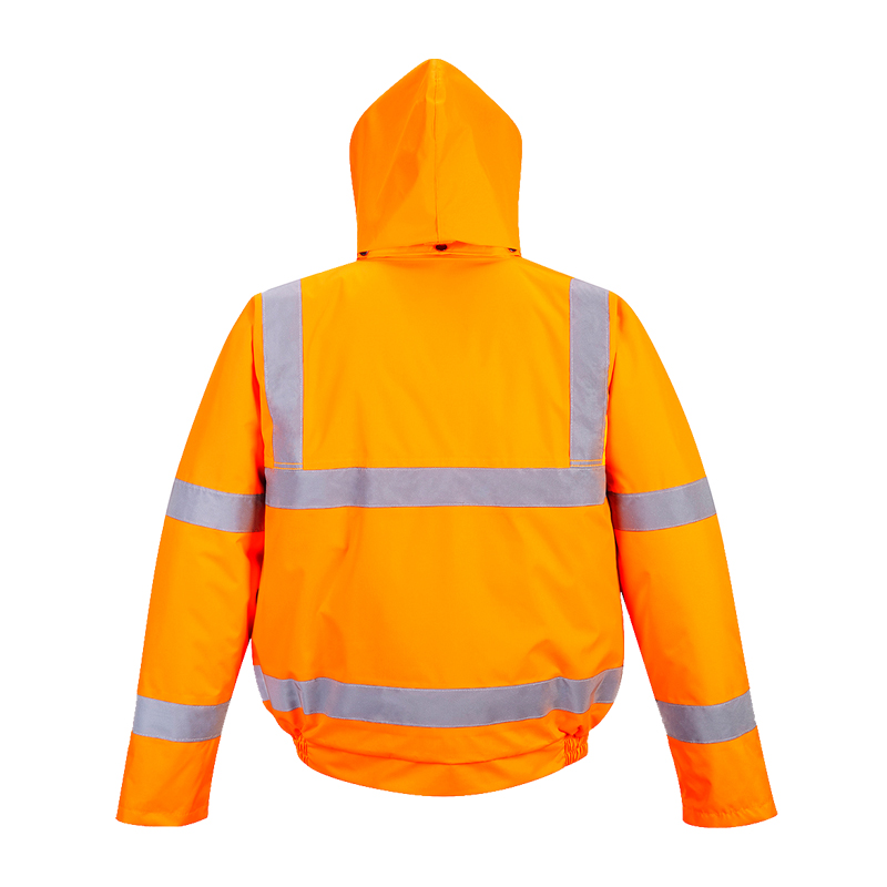 Rückansicht der PortWest RT32 RIS Winter Warnschutz Pilot Jacke Klasse 3 in Orange mit Kapuze und Reflexstreifen, wasserdichte gefütterte Arbeitsjacke für Bahn und Wintereinsätze