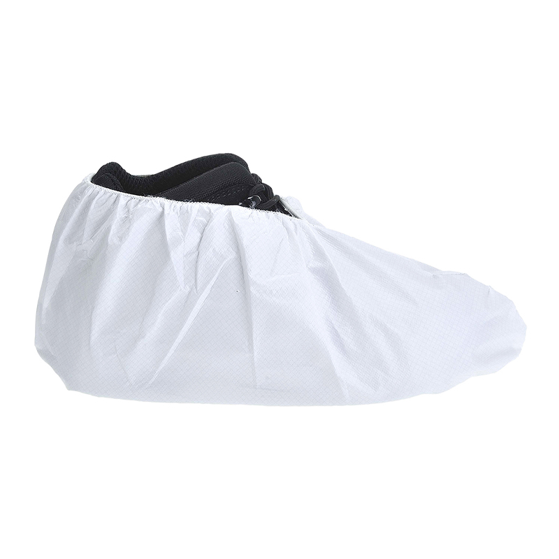Weißer PortWest ST44 mikroporöser Chemikalienschutz Überschuh Typ 6 über schwarzem Schuh, Schutzüberzug im 50er Pack