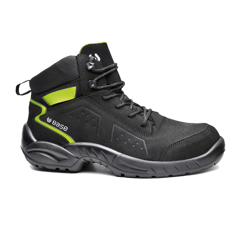 BASE Chester Top S3L Sicherheitsstiefel B0177, schwarzer Arbeitsstiefel mit grünen Akzenten und robuster Sohle in seitlicher Ansicht