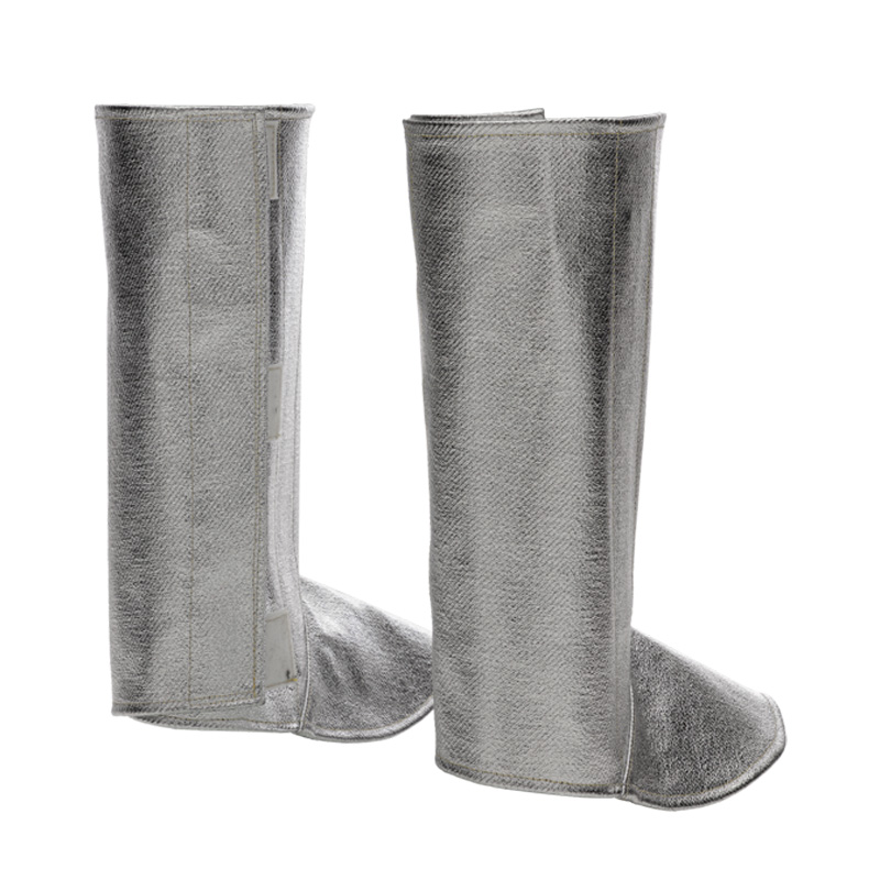 Zwei silberne Tempex Hitzeschutz Gamaschen mit Klettverschluss 380 mm von HB Protective Wear, robuste Beinschützer aus Preox und Aramid für zuverlässigen Hitzeschutz